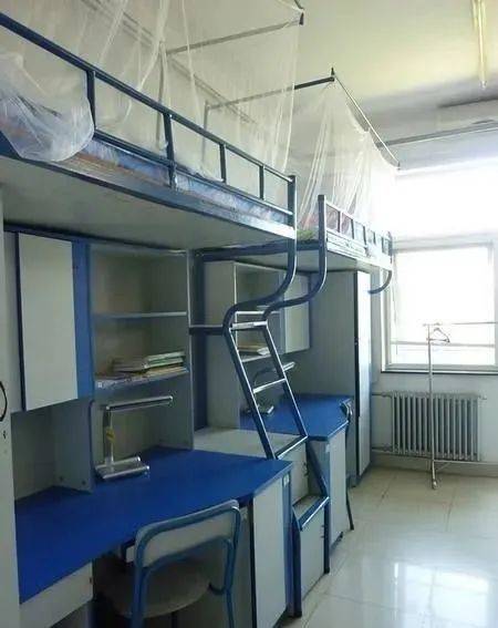 北大附中(6人寝,上下铺,独立盥洗室,公共卫生间)04.